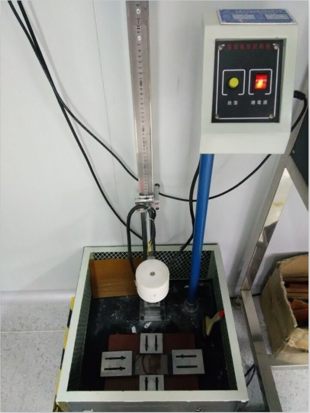 通豪车载触摸显现屏落球测试