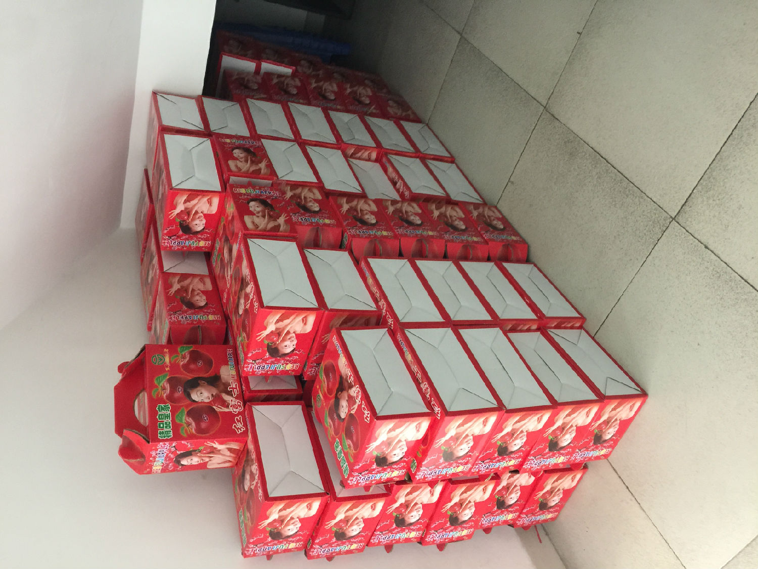 通豪触摸显现屏厂家三八节礼物